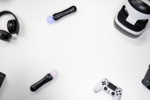 PC Gaming Entry level? Ti consigliamo noi! 2 white and black xbox one controller