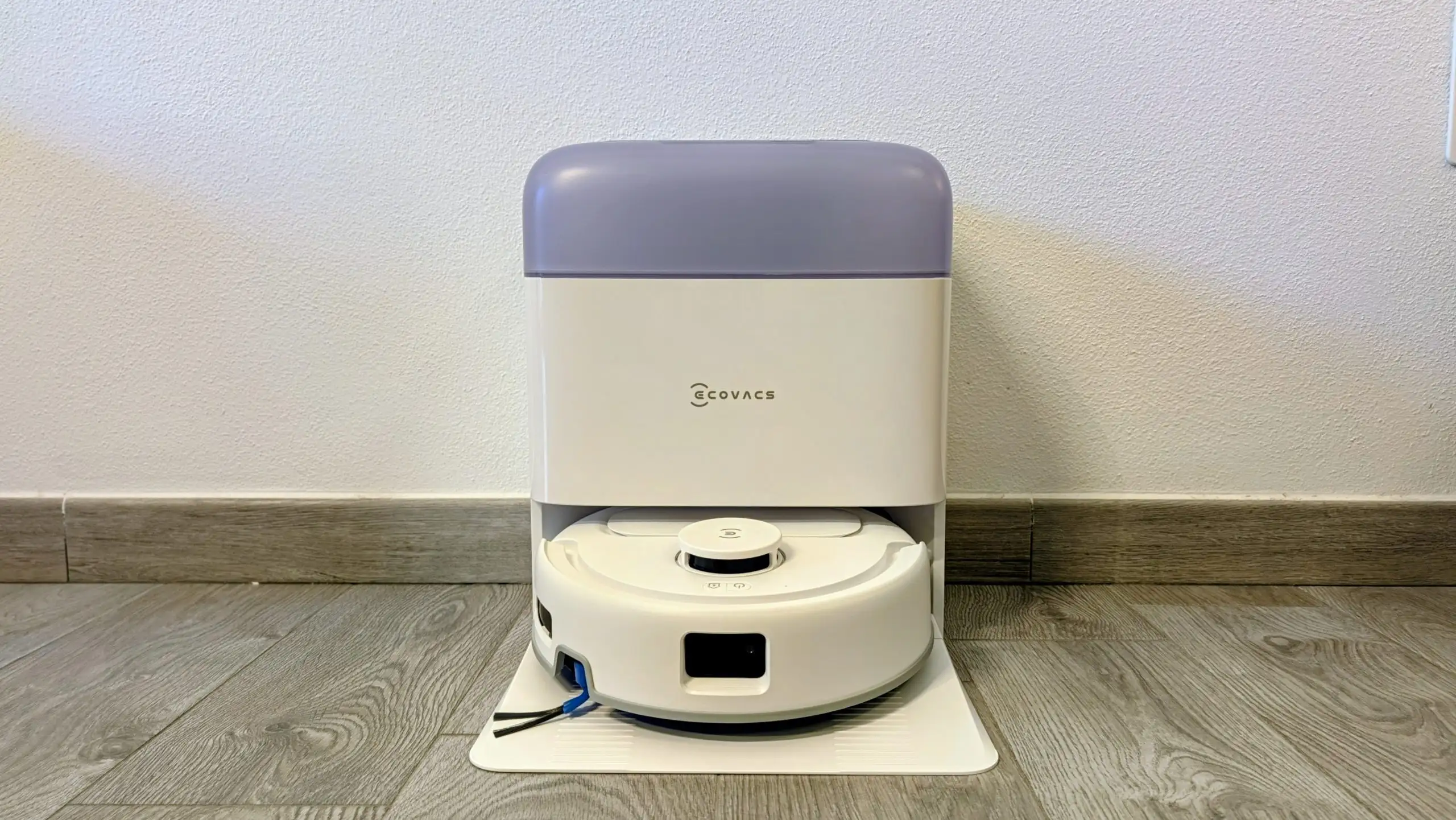 Ecovacs DEEBOT Mini 2: la recensione del robot compatto con stazione OMNI